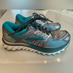 Brooks Athletic Shoes in Teal and Gray